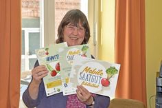 Die Leiterin der Fahrbücherei 10 im Kreis Plön Susanne Stökl wirbt für die „Mobile Saatgutbibliothek“, mit der die Leser sich über alte Sorten kundig machen und diese durch gärtnerischen Einsatz erhalten und retten können.