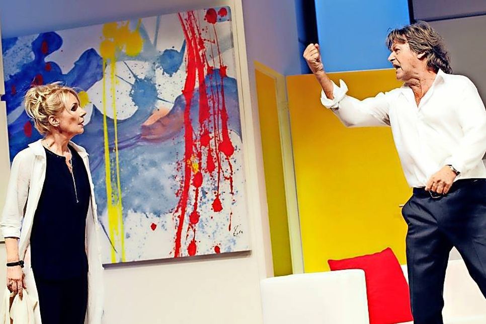 Herbert Herrmann und Nora von Collande in der Komödie von Gérald Sibleyras „Anderthalb Stunden zu spät“.
