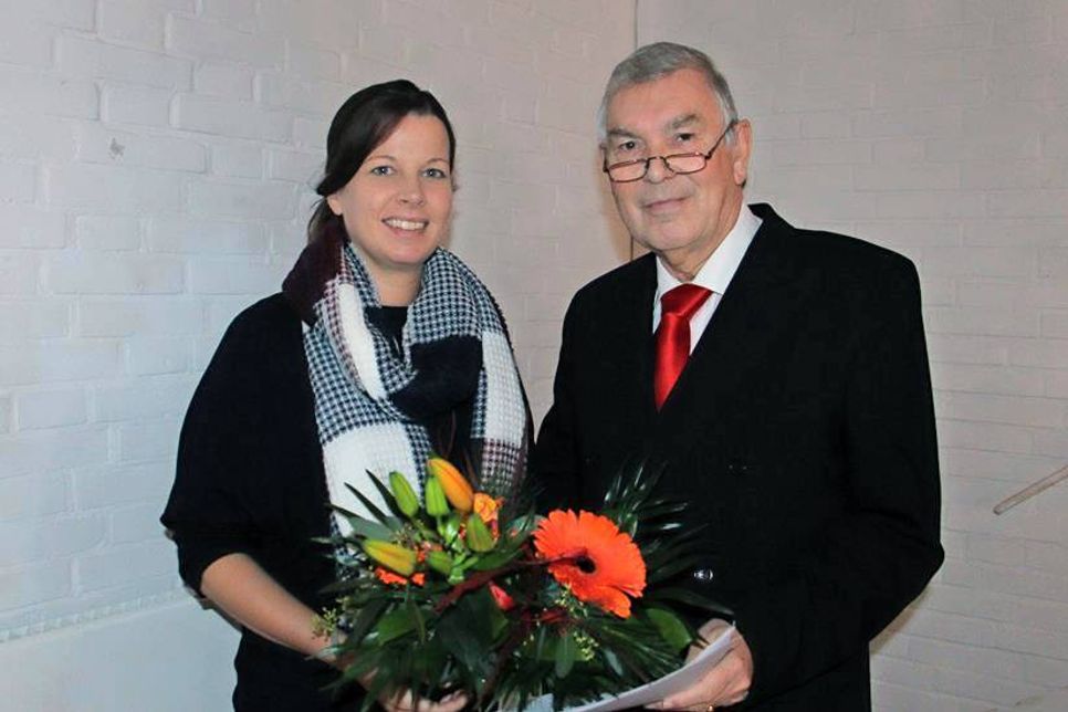 Vera Heß, Werkleiterin des Tourismus-Service, dankte dem ehemaligen Kulturamtsleiter Peter Grotz für seine Grußworte zum Jubiläum.