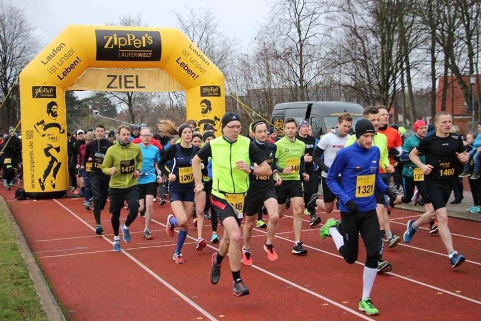160 starteten beim 10-Kilometer-Lauf Richtung Sierhagen.