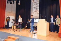 Zwischen den Ausführungen von Ratekaus Bürgermeister Thomas Keller und Bürgervorsteherin Gaby Spiller sorgte die Schulband „Infinity“ musikalisch für gelungene Abwechslung.