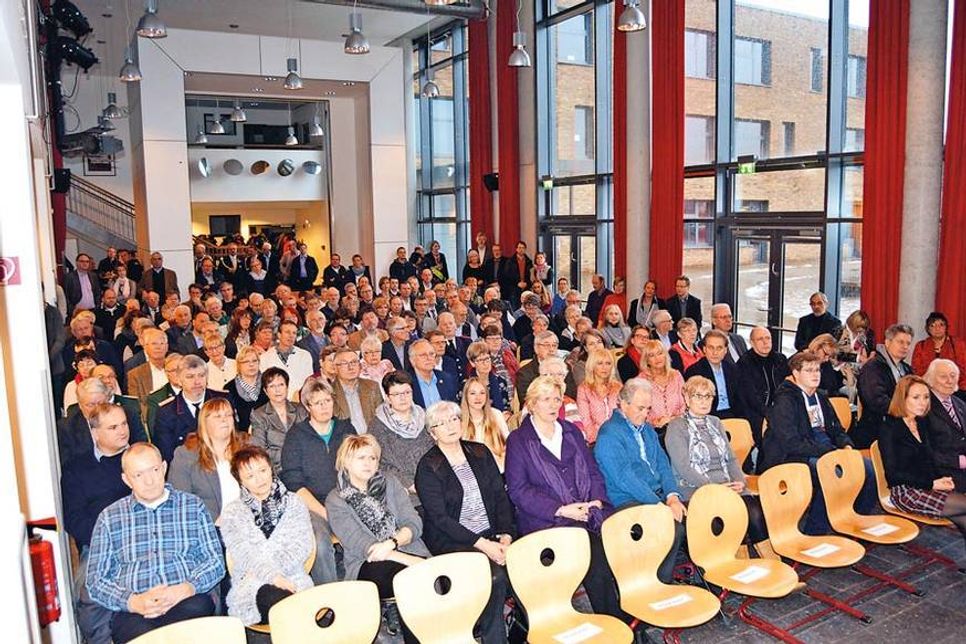 Trotz des miesen Wetters hatten sich wieder viele Ratekauer auf den Weg zum Neujahrsempfang in die Cesar-Klein-Schule gemacht. (Fotos: Setje-Eilers)