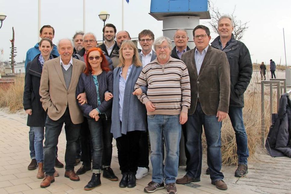 Grömitz. Im Jubiläumsjahr 2018 freut sich der Ortsverband der Freien Wähler Vereinigung Grömitz über einige neue Mitgliedschaften im vergangenen Winterhalbjahr. Mit Caroline Wilhelm, Lasse Gäbler und Nils Paustian sind drei Neumitglieder mit im Boot, mit deren Unterstützung die Wählergemeinschaft hofft, auch jüngere Wähler anzusprechen. Der 1. Vorsitzende Sebastian Rieke und Fraktionschef Ingo Wilhelm setzen auf einen anhaltenden, positiven Trend der Wählergemeinschaft, da Politik auch außerhalb der großen Volksparteien umsetzbar ist. (red)