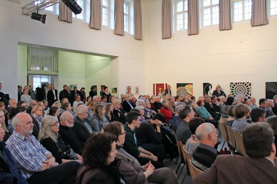 Zahlreiche Besucher kamen ins Hans-Ralfs-Haus, um der Gedenkstunde beizuwohnen.