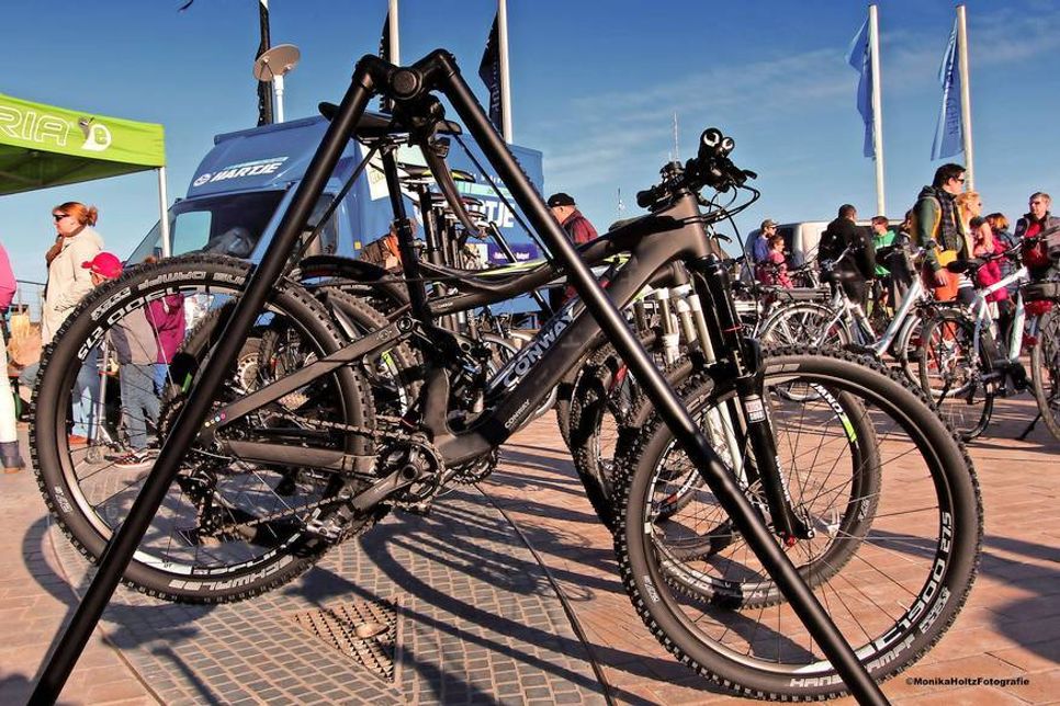 Zusätzlich zur Freizeit- und Trendsportmesse öffnen die Geschäfte am Sonntag in Scharbeutz ihre Türen. (© TALB)