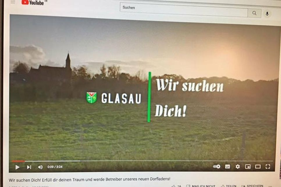 Die Gemeinde Glasau geht ungewöhnliche Wege und sucht per Film in den sozialen Medien nach einem Betreiber für den regionalen Dorfladen mit Café.