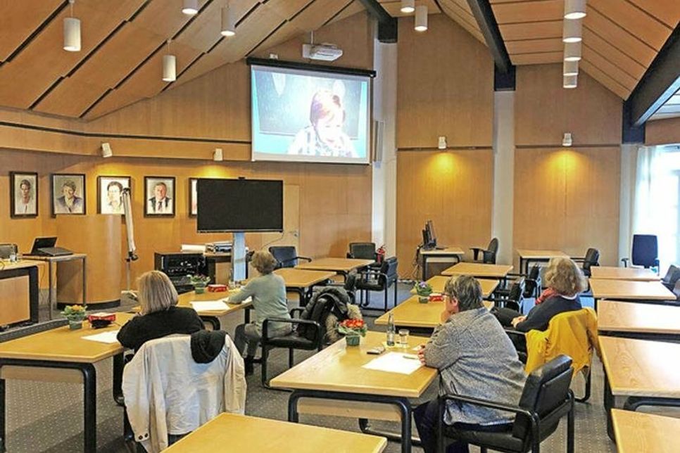 Die Jury hat entschieden: Philipa Amelia Tame vom Gymnasium Lütjenburg ist die beste Vorleserin des Kreises Plön.