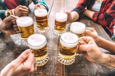 Die Braukunst ist ein Markenzeichen Deutschlands. Als eine der ältesten und nach wie vor führenden Biernationen der Welt verfügt Deutschland über eine verblüffende Vielfalt an kleinen, mittelständischen und großen Brauereien. Bierliebhaber können aus einer Vielzahl an Bierstilen und Marken auswählen. Foto: AdobeStock