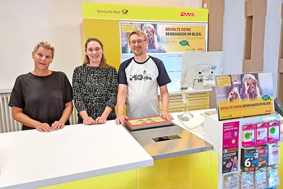 Sorgen dafür, dass die Post ins Stadtzentrum zurückgekehrt ist (von links): Nadine Voigt, Janina Hörmann und René Schwarten.