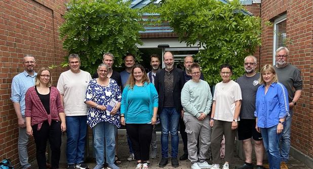 Eines von vielen Orga-Treffen in der Werkstatt für angepasste Arbeit Oldenburg: Getragen von einem engagierten Ostholsteiner Netzwerk aus Haupt- und Ehrenamtlichen, Einrichtungen, Vereinen und Initiativen.