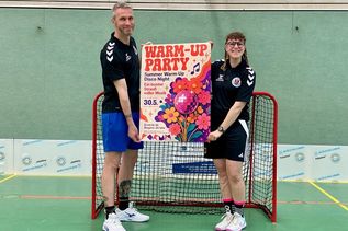 Die Floorball-Trainer des TSV Neustadt, Oliver Scheplitz und Jasmin Stopfkuchen, freuen sich auf das sportliche Wochenende mit der Summer Warm-up Party