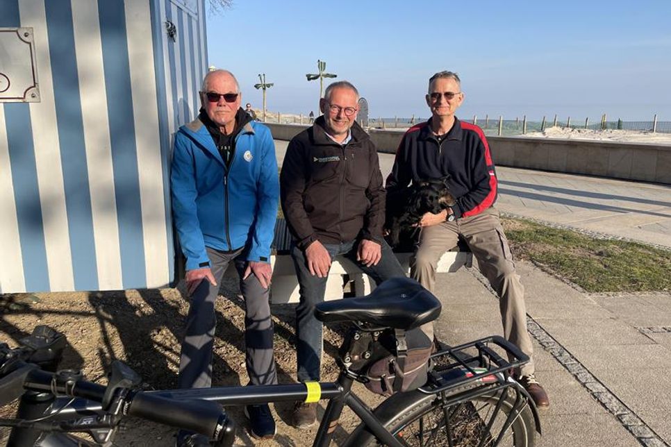 Reinhard Bendfeldt, Matthias Dammer und Uwe Boldt (v. lks.) laden zu abwechslungsreichen Radtouren ein.