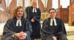 Herr de Boor, Pastorin Gangi-Juny und Pastorin Schmitt.