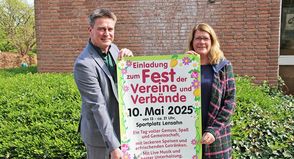 Bürgermeister Michael Robien und Petra Rathje (Organisation)