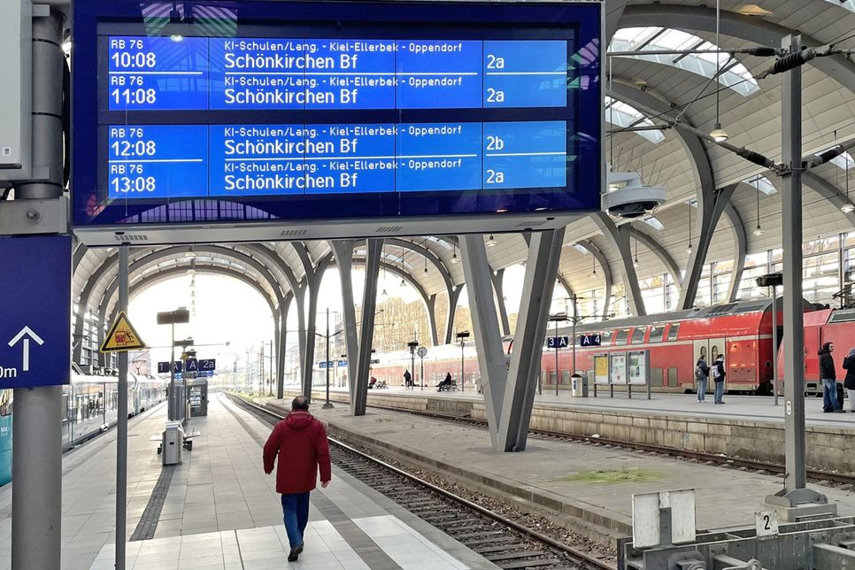 Seit vergangenem Sonntag verbindet die Regionalbahn 76 Schönkirchen mit dem Kieler Hauptbahnhof.