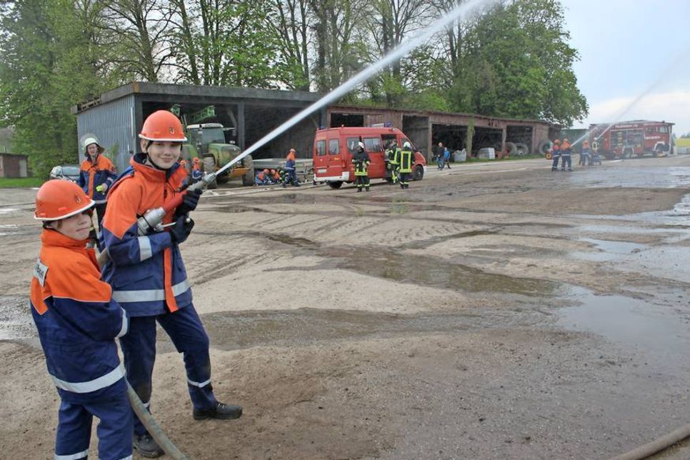 Der Feuerwehrnachwuchs hatte alles im Griff.