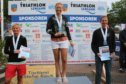 Podium der Triple-Frauen: Marie Veslestaul, Eva Hürlimann, Rita Gotleuber (v. lks.).