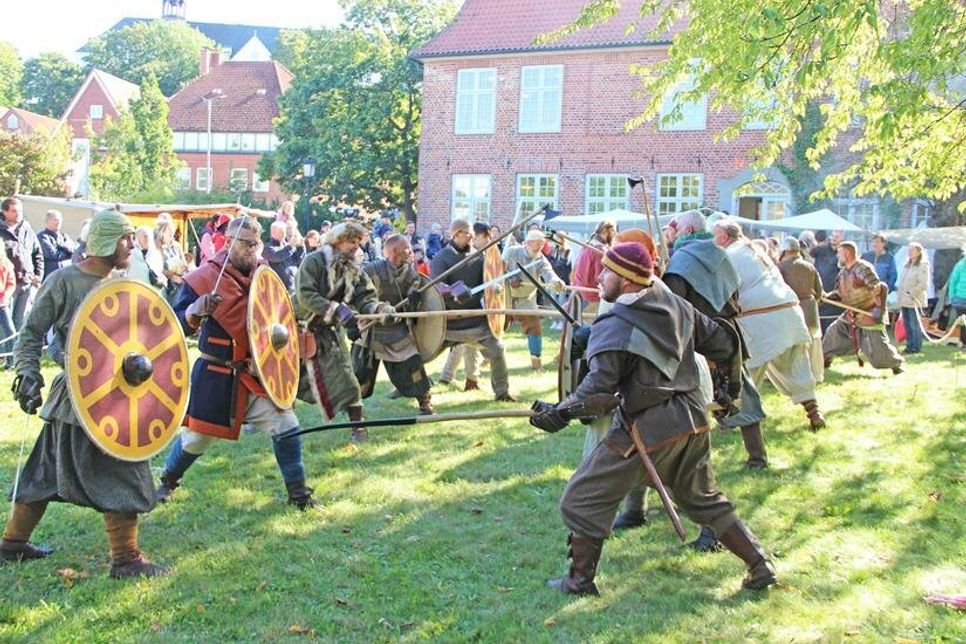 Schaukampf nach historischem Vorbild.