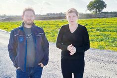 Stockelsdorfs Bürgermeisterin Julia Samtleben und Nils Büker vom Bauamt, Fachbereich Bauleitplanung, fordern eine Prüfung von Alternativlösungen.