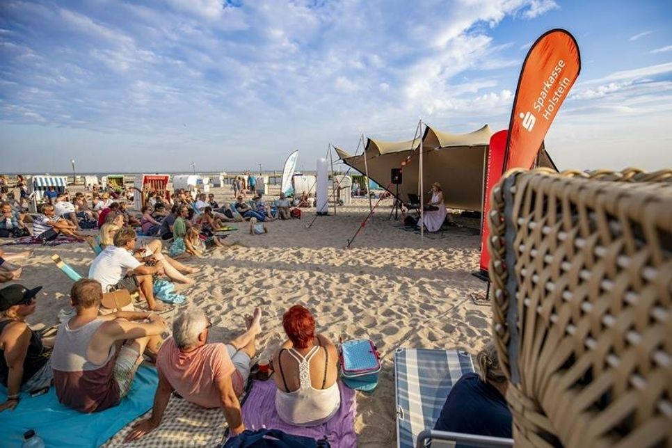 Locker, lässig und lebendig: die Veranstaltungsreihe Musik im Strandkorb. (Foto: Tourismus-Agentur Lübecker Bucht)