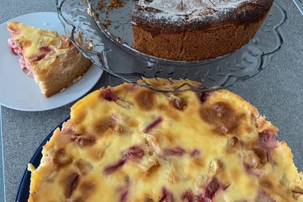 Käsekuchen in zwei Varianten.