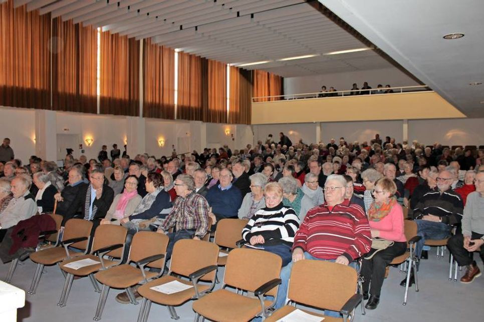 Volles Haus im Theatersaal der Jacob-Lienau-Schule.