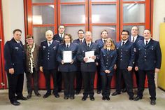 Markus Rabe (von links), Anja Bendfeldt, Reinhold Mang (Kreisfeuerwehrverband), René Schlewitz, Andrea Nasner, Sebastian Jordt, Joachim Bergemann, Daniel Samelin, Ann-Cathrine Schmidt-Grundmann, Gemeindewehrführer Patrick Bönig, Ortswehrführer Patrick Nasner und der stellv. Ortswehrführer Dennis Jordt nach der Jahreshauptversammlung der Freiwilligen Feuerwehr Pönitz. (Foto: Niklas Rabe)
