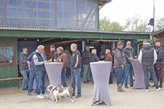 Die Zuschauer können sich auch mal eine gemütliche Bierpause gönnen.