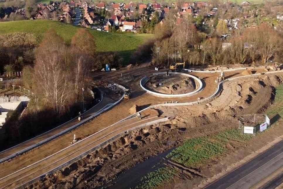 Mit der reporter-Drohne aus der Vogelperspektive Ende Dezember fotografiert, ist der Kreisverkehr schon deutlich zu erkennen.