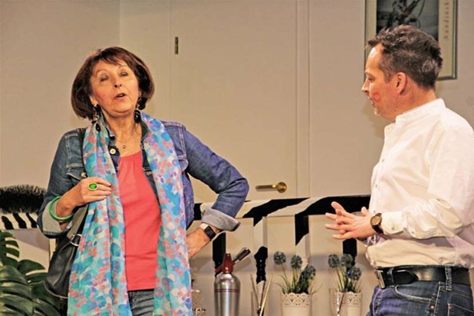 Nadine Hartwig (Gisela Lemke) und Karl Wendel (Marc Wiens)