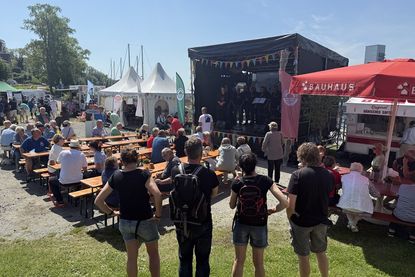 Das Bühnenprogramm lieferte den passenden musikalischen Rahmen für einen gelungenen Tag am Hafen.