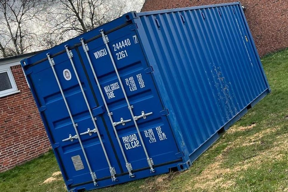 Der große Lagercontainer am Gerätehaus bietet einen festen Platz für das Equipment der Freiwilligen Feuerwehr.