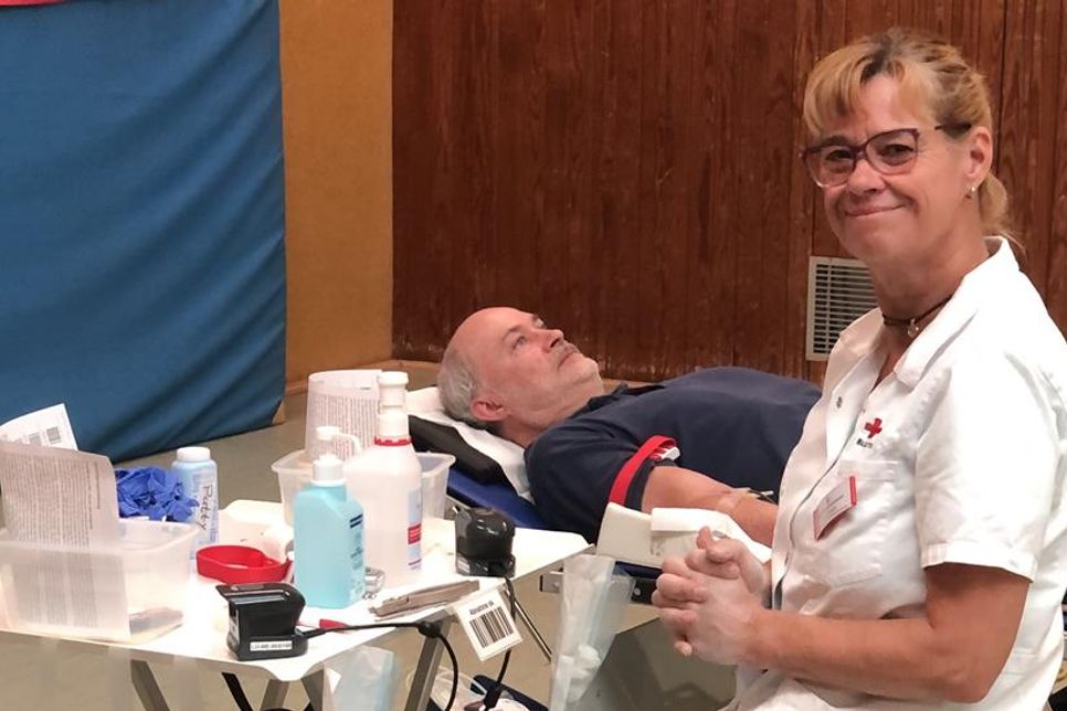 Die Prozedur, um einen halben Liter Blut zu gewinnen, dauert zwischen 20 und 30 Minuten und geschieht einfühlsam und höchst professionell.