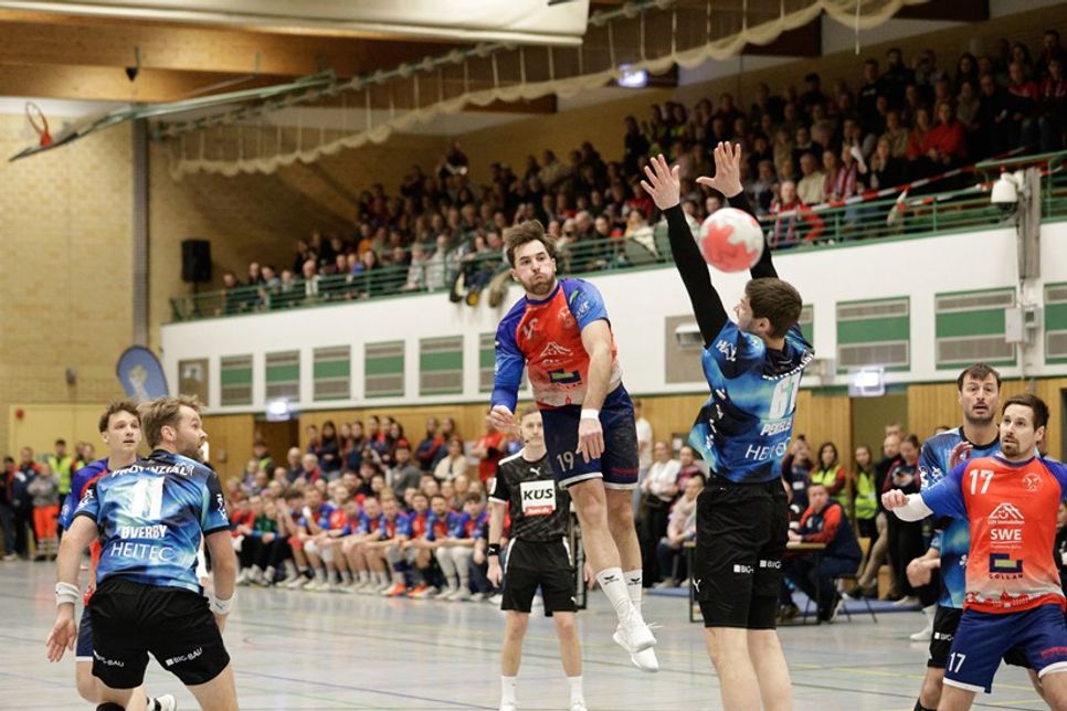 Er wächst mit seinen Aufgaben Basti Potz traf gleich beim ersten Angriff.