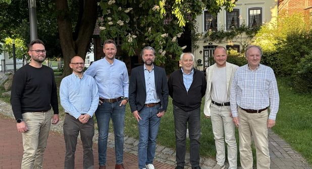 Der neue gewählte Vorstand der Tischler-Innung Ostholstein (v. lks.): Björn Blöhs, Bastian Stein, Mike Wulf, Axel Mielke, Jens-Peter Kraushaar, Martin Specht und Heiko Holst.