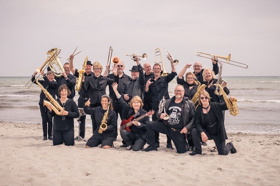 Die BANDfelder versprechen einen unterhaltsamen Abend mit Bigband-Sound in besonderer Atmosphäre.