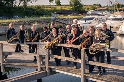 Die Bandfelder versprechen einen unterhaltsamen Abend mit Bigband-Sound.