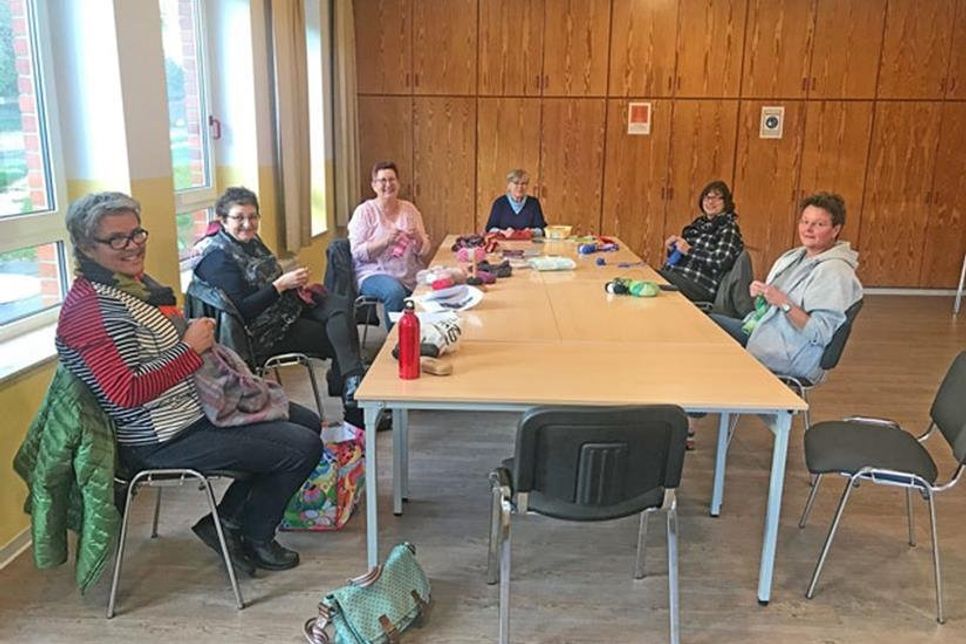 Eine schöne Idee: Marie Schwietzer (li.) und Edelgard Prehn, AWO Beiratsmitglied, haben den Büddelclub 2019 ins Leben gerufen.