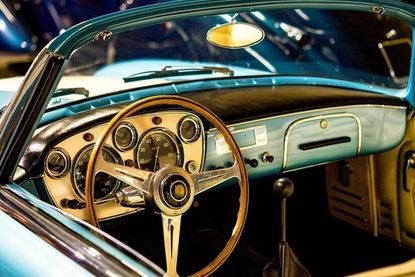 Eine Reise mit einem Oldtimer ist ein unvergessliches Erlebnis.