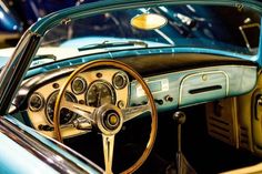 Eine Reise mit einem Oldtimer ist ein unvergessliches Erlebnis.