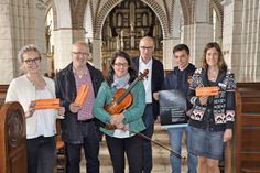 (v.l.) Musikstudentin Bigi Grimm, Kirchenmusikdirektor Johannes Schlage, Leiterin der Kreismusikschule Eutin, Petra Marcolin, Initiator des Festivals, Hans-Wilhelm Hagen, Mika Stiehr von der Landjugend Fehmarn und Musikwissenschaftlerin Dr. Andrea Opielka vom TSF.