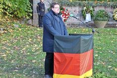 Propst Dirk Süssenbach warb für eine Neuausrichtung des Volkstrauertages.