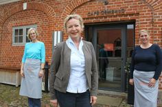 Inhaberin Claudia Reshöft (vorne) mit ihrem Team Maren Steinhausen (lks.) und Mirijam Heit.