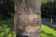 Das Foto zeigt das Mahnmal auf dem Krankenhausgelände in Neustadt. (Foto: Stefan Kramer)