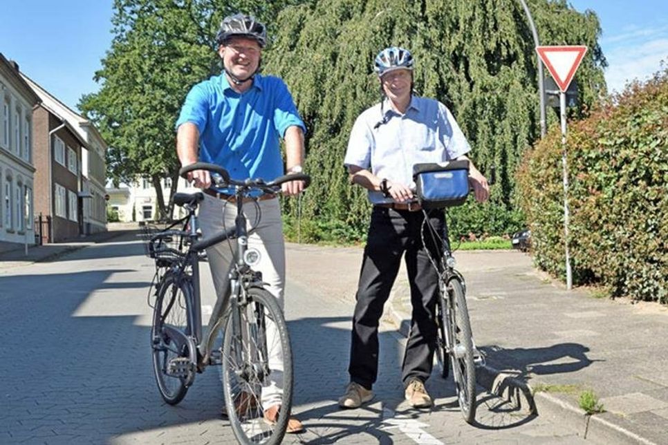 Auch Björn Demmin, Bürgermeister der Stadt Preetz, und „Schusteracht“-Vorsitzender Axel Langfeldt treten in die Pedale und hoffen auf viele Schusterstadt-Teams.