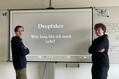 Ryan Wilke und Leevi Kaatz klären in einem Vortrag zum Thema Deepfakes auf.
