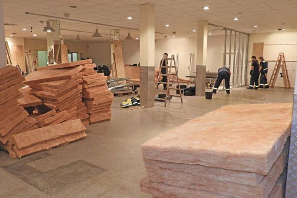 Ruckzuck: Wartebereich und Impfkabinen wurden zügig demontiert, das Material wird weiterverwendet.