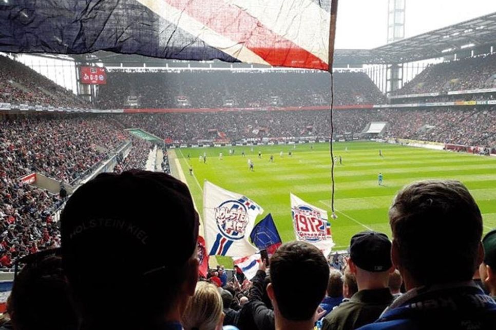 Ob Köln oder gegen St.Pauli: Treue Holstein-Fans.