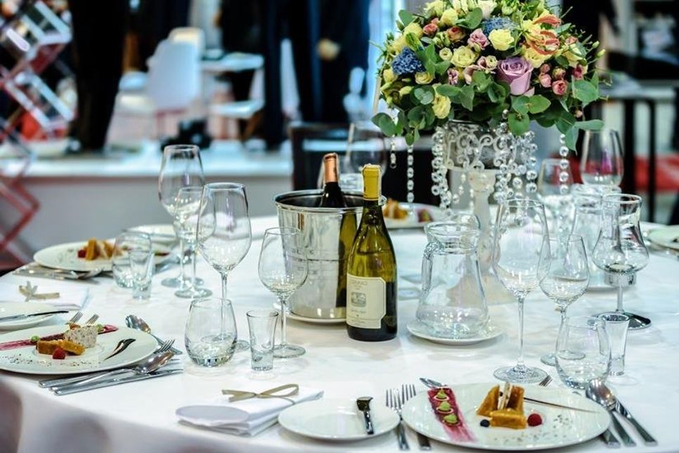 Mindestabstände, Anmeldung und Besucherlenksysteme. Damit Gastronomen und Hotellerie ab dem 18. Mai wieder öffnen dürfen, gelten einige Auflagen.