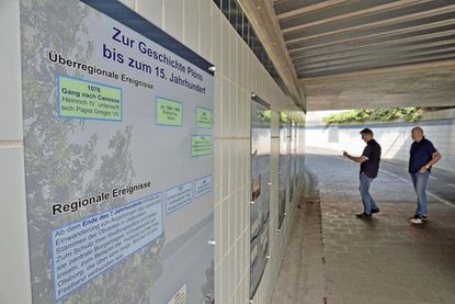 Die Bilder im Tunnel zwischen Lütjenburger und Eutiner Straße bieten Gelegenheit für einen kleinen Exkurs in die (Plöner) Geschichte der vergangenen 1000 Jahre.